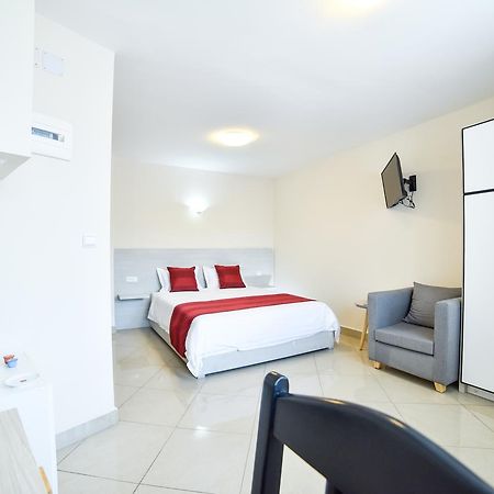 Lova Hotel Antananarivo Buitenkant foto