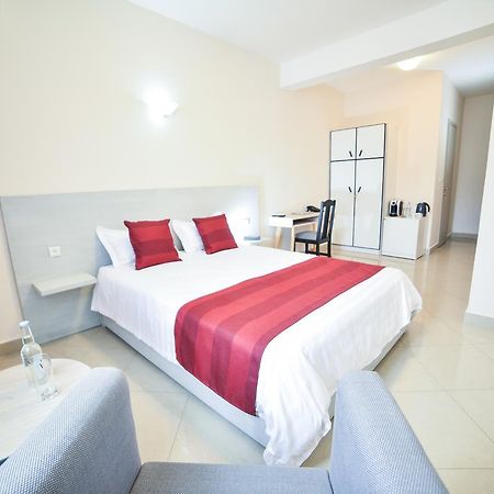 Lova Hotel Antananarivo Buitenkant foto