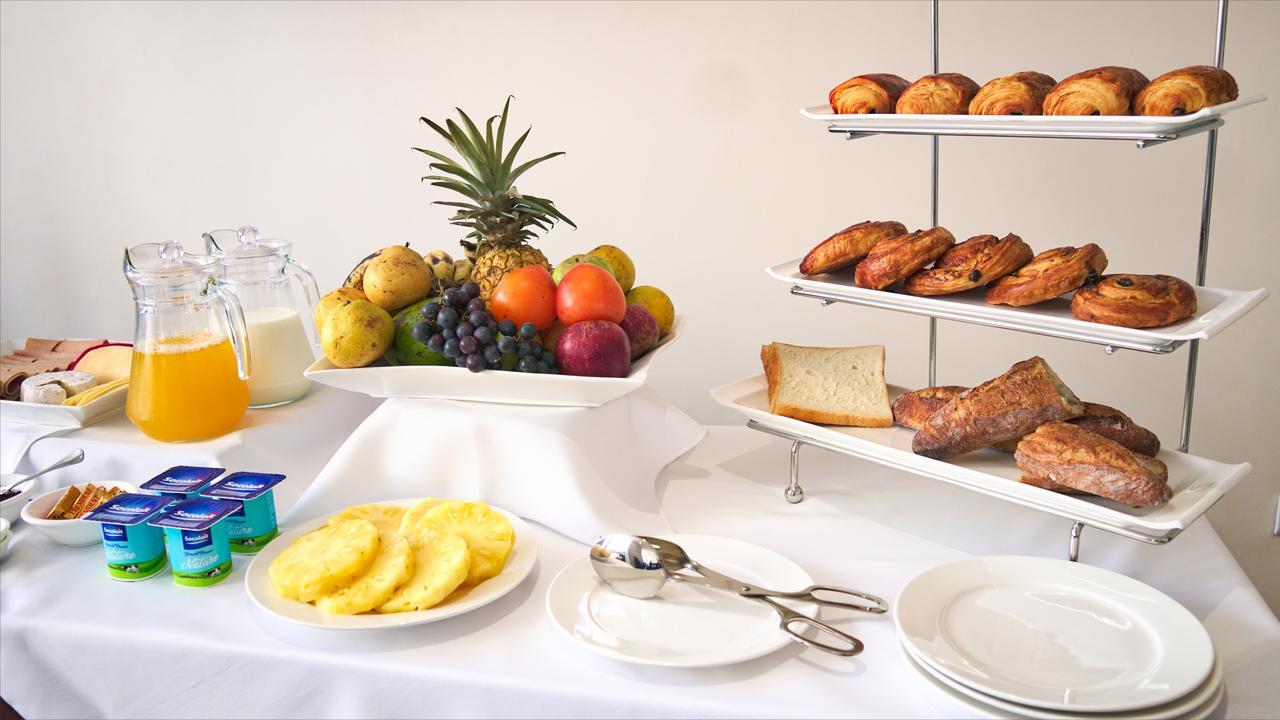 Lova Hotel Antananarivo Buitenkant foto