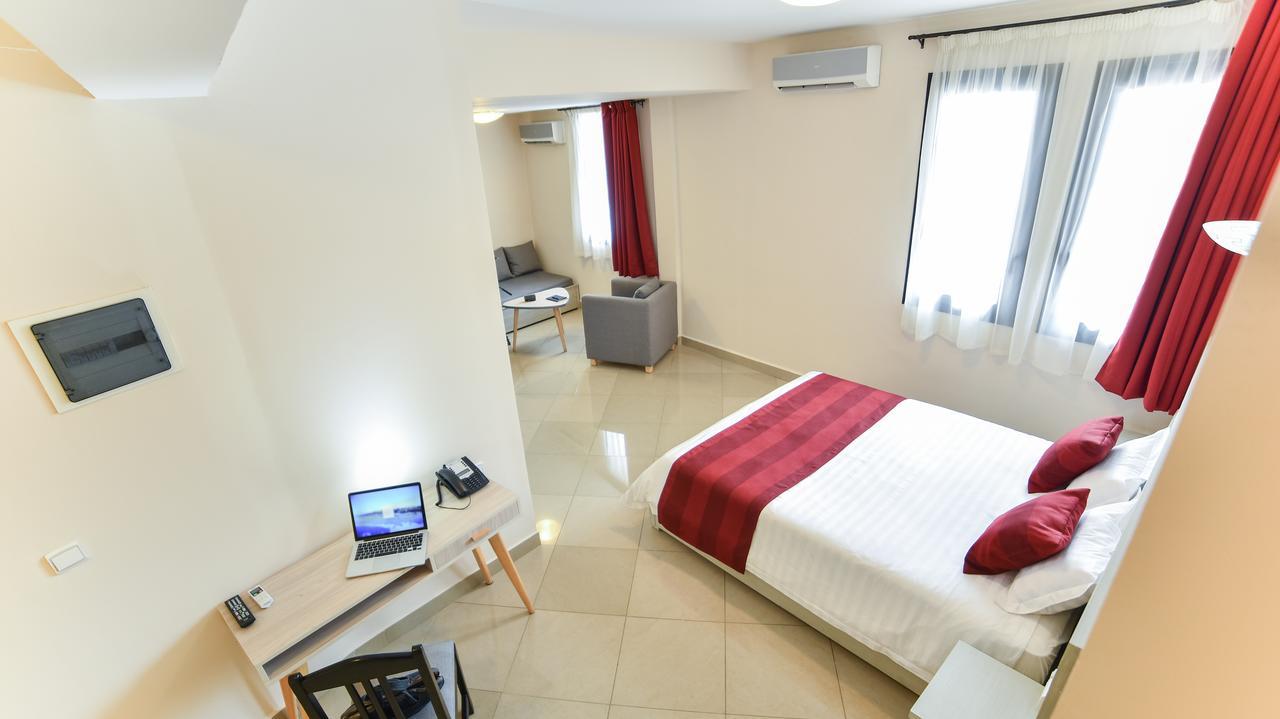 Lova Hotel Antananarivo Buitenkant foto